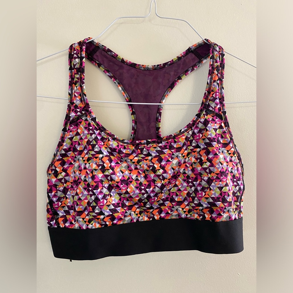 Victoria’s Secret Sports Bra M Inside purple/multicolor
Sweat and look great 🔥💦